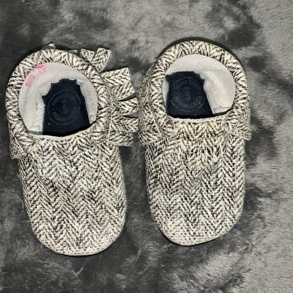 Freshly picked HERRINGBONE moccasins - Picture 2 of 3